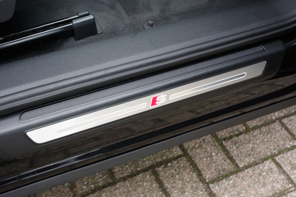 Audi Q5 2.0 TFSI 252 PK Quattro Sport S Line Black Edition, Trekhaak, Panoramadak, Leder-Alcantara, Camera