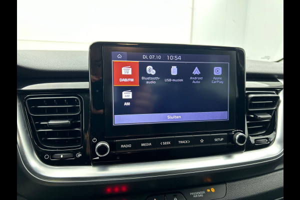 Kia Stonic 1.0 T-GDI 136pk MHEV Automaat DynamicPlusLine Navigatie Climate control Camera Cruise Control 17" Lichtmetalen velgen