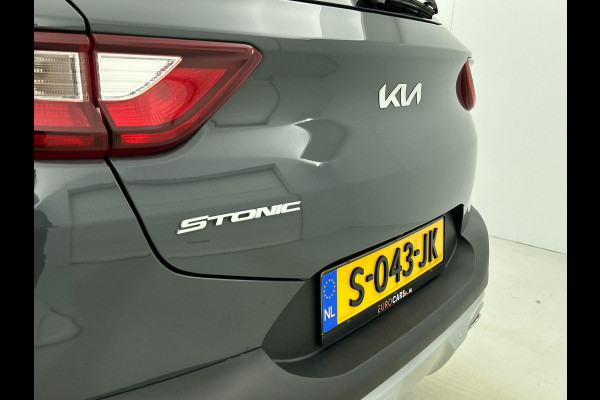 Kia Stonic 1.0 T-GDI 136pk MHEV Automaat DynamicPlusLine Navigatie Climate control Camera Cruise Control 17" Lichtmetalen velgen