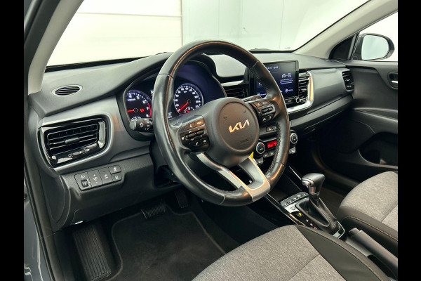 Kia Stonic 1.0 T-GDI 136pk MHEV Automaat DynamicPlusLine Navigatie Climate control Camera Cruise Control 17" Lichtmetalen velgen