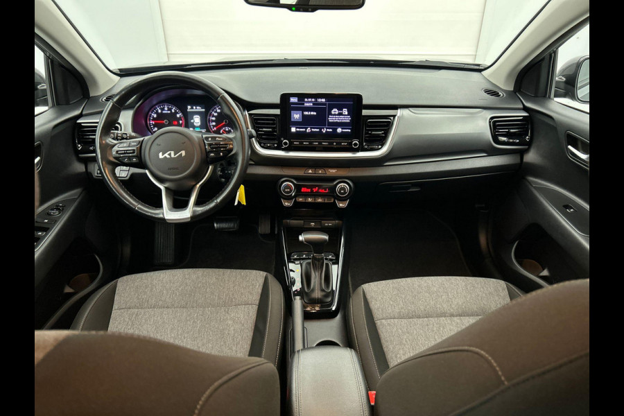 Kia Stonic 1.0 T-GDI 136pk MHEV Automaat DynamicPlusLine Navigatie Climate control Camera Cruise Control 17" Lichtmetalen velgen