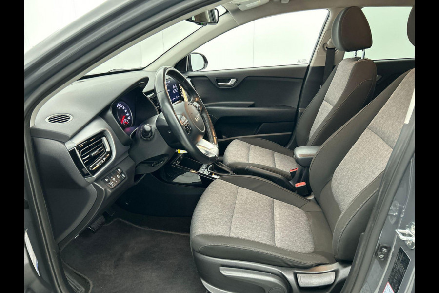 Kia Stonic 1.0 T-GDI 136pk MHEV Automaat DynamicPlusLine Navigatie Climate control Camera Cruise Control 17" Lichtmetalen velgen