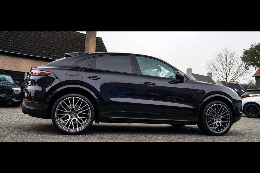 Porsche Cayenne Coupé 3.0 E-Hybrid | Sport Chrono | 22 INCH | Panorama | Head up | Trekhaak | Luchtvering | Memory stoelen 8Voudig Porsche Cayenne Coupé 3.0 E-Hybrid | Sport Chrono | 22 INCH | Panorama | Head up | Trekhaak | Luchtvering | Memory stoelen 8Voudig