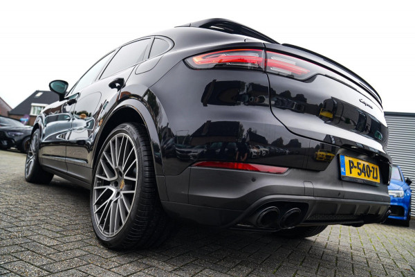 Porsche Cayenne Coupé 3.0 E-Hybrid | Sport Chrono | 22 INCH | Panorama | Head up | Trekhaak | Luchtvering | Memory stoelen 8Voudig Porsche Cayenne Coupé 3.0 E-Hybrid | Sport Chrono | 22 INCH | Panorama | Head up | Trekhaak | Luchtvering | Memory stoelen 8Voudig