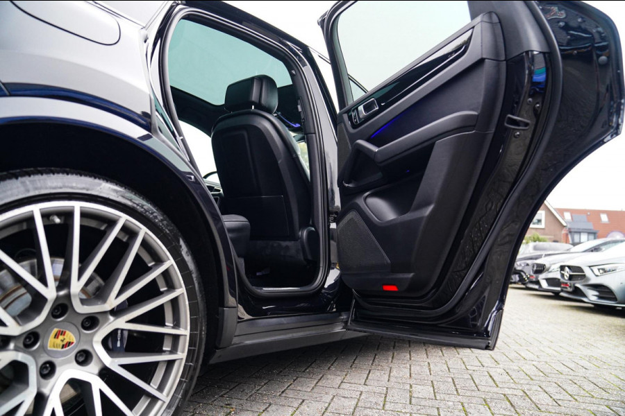 Porsche Cayenne Coupé 3.0 E-Hybrid | Sport Chrono | 22 INCH | Panorama | Head up | Trekhaak | Luchtvering | Memory stoelen 8Voudig Porsche Cayenne Coupé 3.0 E-Hybrid | Sport Chrono | 22 INCH | Panorama | Head up | Trekhaak | Luchtvering | Memory stoelen 8Voudig