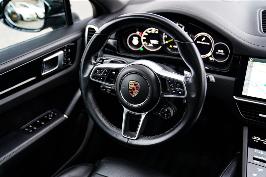 Porsche Cayenne Coupé 3.0 E-Hybrid | Sport Chrono | 22 INCH | Panorama | Head up | Trekhaak | Luchtvering | Memory stoelen 8Voudig Porsche Cayenne Coupé 3.0 E-Hybrid | Sport Chrono | 22 INCH | Panorama | Head up | Trekhaak | Luchtvering | Memory stoelen 8Voudig