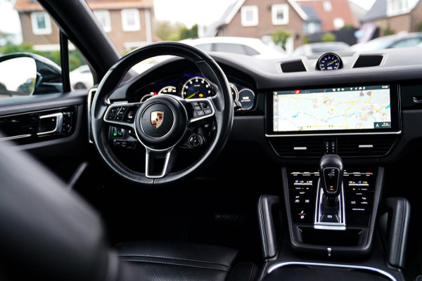 Porsche Cayenne Coupé 3.0 E-Hybrid | Sport Chrono | 22 INCH | Panorama | Head up | Trekhaak | Luchtvering | Memory stoelen 8Voudig Porsche Cayenne Coupé 3.0 E-Hybrid | Sport Chrono | 22 INCH | Panorama | Head up | Trekhaak | Luchtvering | Memory stoelen 8Voudig