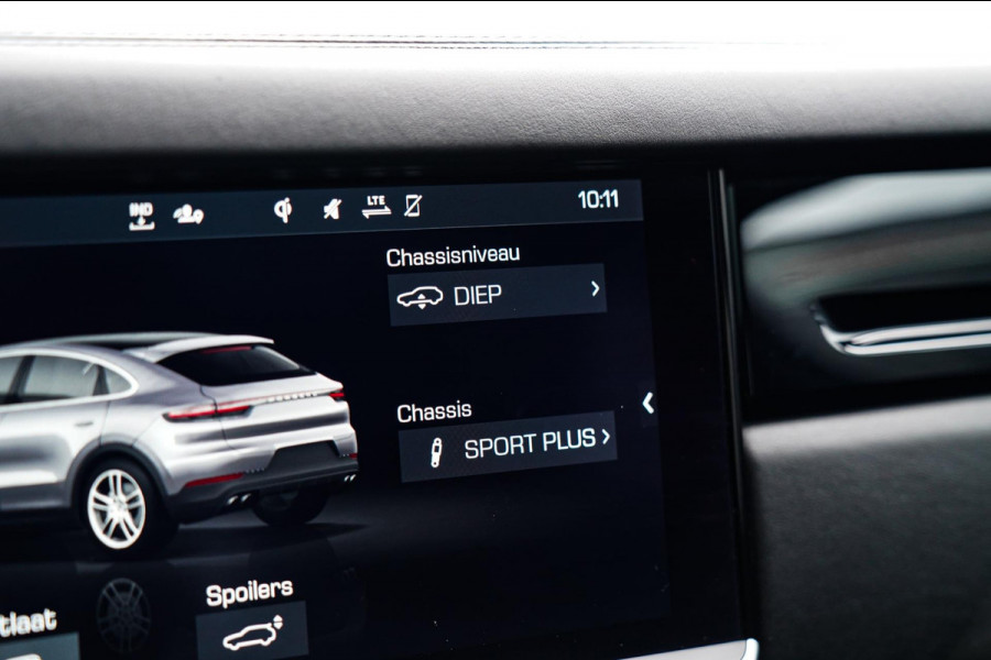 Porsche Cayenne Coupé 3.0 E-Hybrid | Sport Chrono | 22 INCH | Panorama | Head up | Trekhaak | Luchtvering | Memory stoelen 8Voudig Porsche Cayenne Coupé 3.0 E-Hybrid | Sport Chrono | 22 INCH | Panorama | Head up | Trekhaak | Luchtvering | Memory stoelen 8Voudig