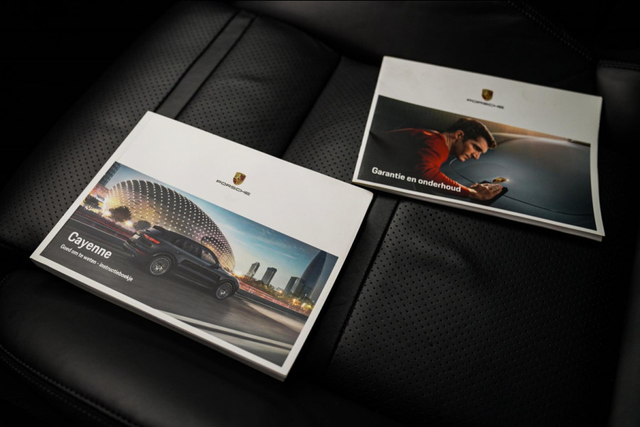 Porsche Cayenne Coupé 3.0 E-Hybrid | Sport Chrono | 22 INCH | Panorama | Head up | Trekhaak | Luchtvering | Memory stoelen 8Voudig Porsche Cayenne Coupé 3.0 E-Hybrid | Sport Chrono | 22 INCH | Panorama | Head up | Trekhaak | Luchtvering | Memory stoelen 8Voudig