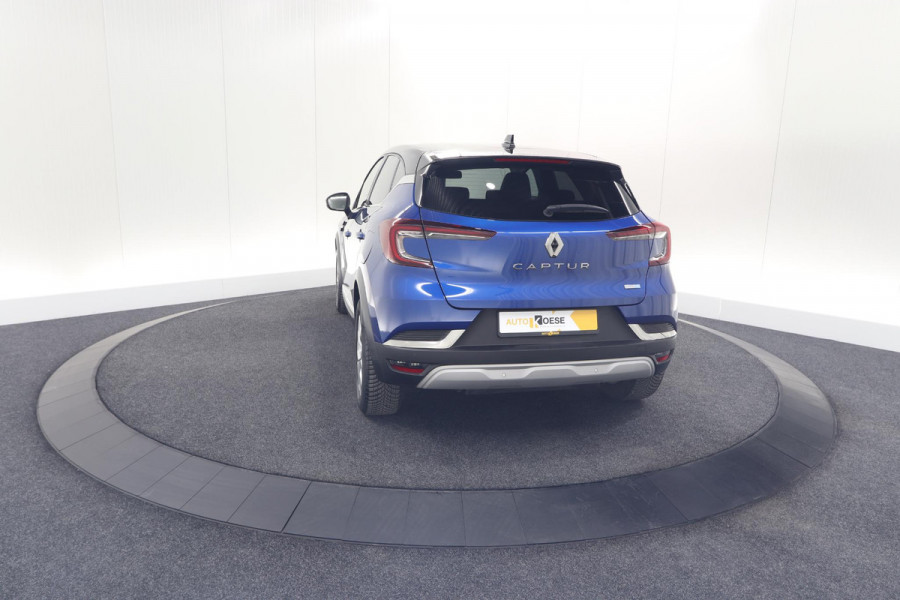 Renault Captur 1.6 E-Tech Plug-in Hybrid 160 Intens | Allseason Banden | Camera | 9.3 Inch Grootscherm | Apple Carplay Renault Captur 1.6 E-Tech Plug-in Hybrid 160 Intens | Allseason Banden | Camera | 9.3 Inch Grootscherm | Apple Carplay