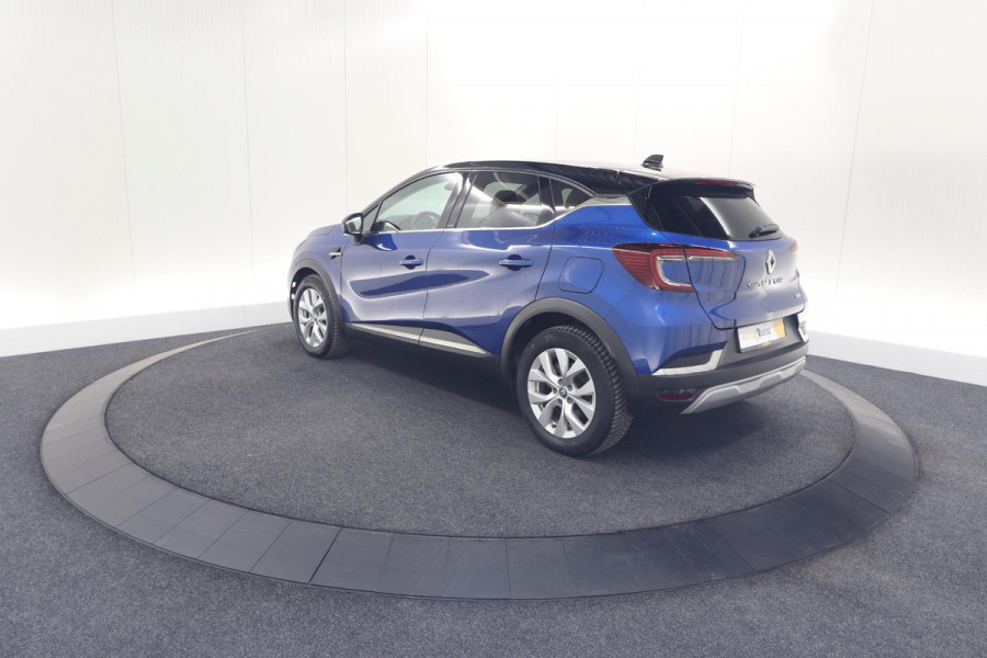 Renault Captur 1.6 E-Tech Plug-in Hybrid 160 Intens | Allseason Banden | Camera | 9.3 Inch Grootscherm | Apple Carplay Renault Captur 1.6 E-Tech Plug-in Hybrid 160 Intens | Allseason Banden | Camera | 9.3 Inch Grootscherm | Apple Carplay