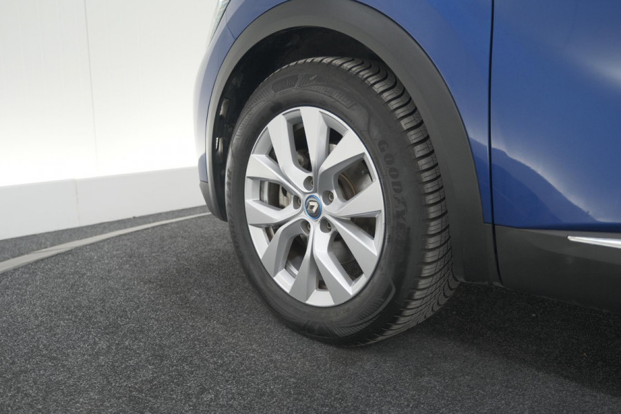 Renault Captur 1.6 E-Tech Plug-in Hybrid 160 Intens | Allseason Banden | Camera | 9.3 Inch Grootscherm | Apple Carplay Renault Captur 1.6 E-Tech Plug-in Hybrid 160 Intens | Allseason Banden | Camera | 9.3 Inch Grootscherm | Apple Carplay