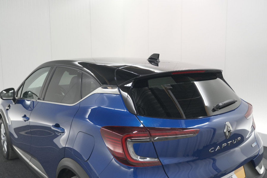 Renault Captur 1.6 E-Tech Plug-in Hybrid 160 Intens | Allseason Banden | Camera | 9.3 Inch Grootscherm | Apple Carplay Renault Captur 1.6 E-Tech Plug-in Hybrid 160 Intens | Allseason Banden | Camera | 9.3 Inch Grootscherm | Apple Carplay
