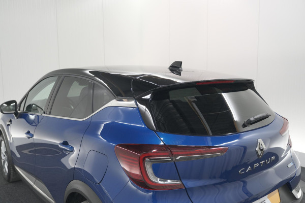 Renault Captur 1.6 E-Tech Plug-in Hybrid 160 Intens | Allseason Banden | Camera | 9.3 Inch Grootscherm | Apple Carplay Renault Captur 1.6 E-Tech Plug-in Hybrid 160 Intens | Allseason Banden | Camera | 9.3 Inch Grootscherm | Apple Carplay