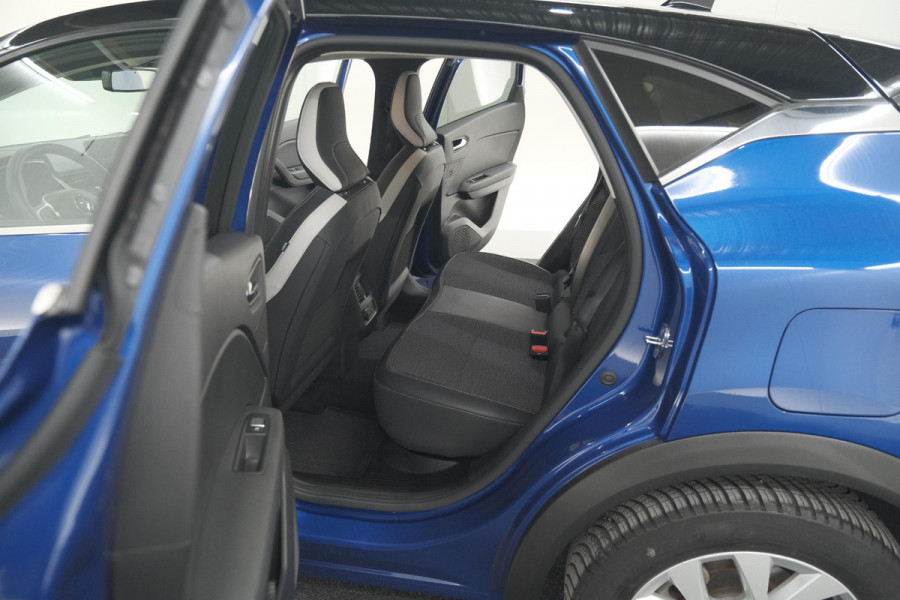 Renault Captur 1.6 E-Tech Plug-in Hybrid 160 Intens | Allseason Banden | Camera | 9.3 Inch Grootscherm | Apple Carplay Renault Captur 1.6 E-Tech Plug-in Hybrid 160 Intens | Allseason Banden | Camera | 9.3 Inch Grootscherm | Apple Carplay