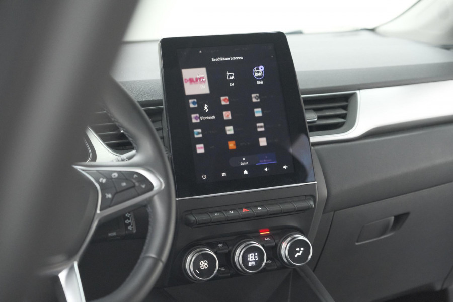 Renault Captur 1.6 E-Tech Plug-in Hybrid 160 Intens | Allseason Banden | Camera | 9.3 Inch Grootscherm | Apple Carplay Renault Captur 1.6 E-Tech Plug-in Hybrid 160 Intens | Allseason Banden | Camera | 9.3 Inch Grootscherm | Apple Carplay
