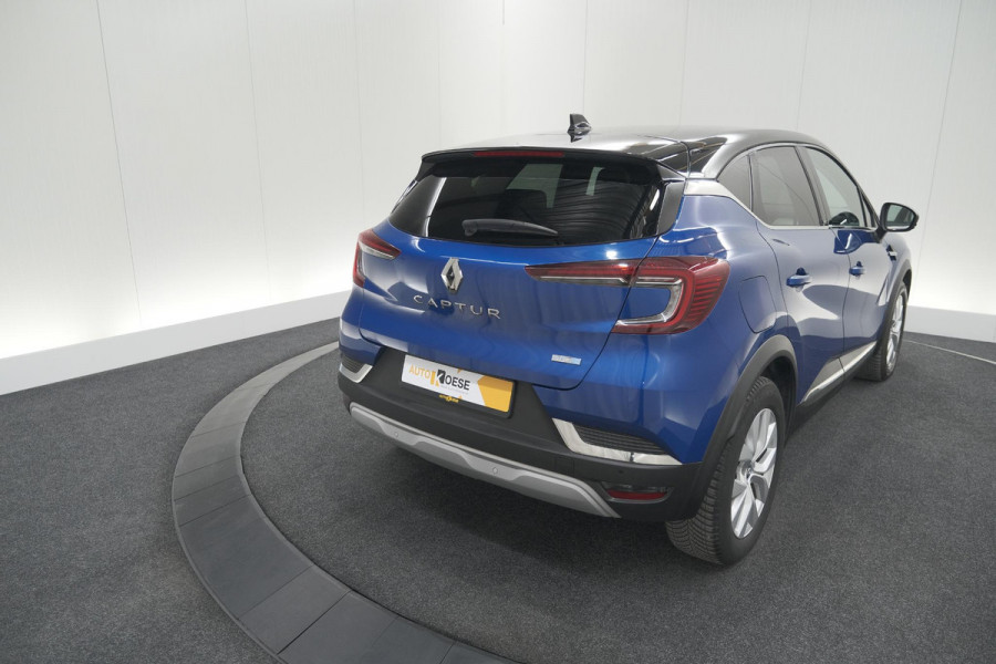 Renault Captur 1.6 E-Tech Plug-in Hybrid 160 Intens | Allseason Banden | Camera | 9.3 Inch Grootscherm | Apple Carplay Renault Captur 1.6 E-Tech Plug-in Hybrid 160 Intens | Allseason Banden | Camera | 9.3 Inch Grootscherm | Apple Carplay