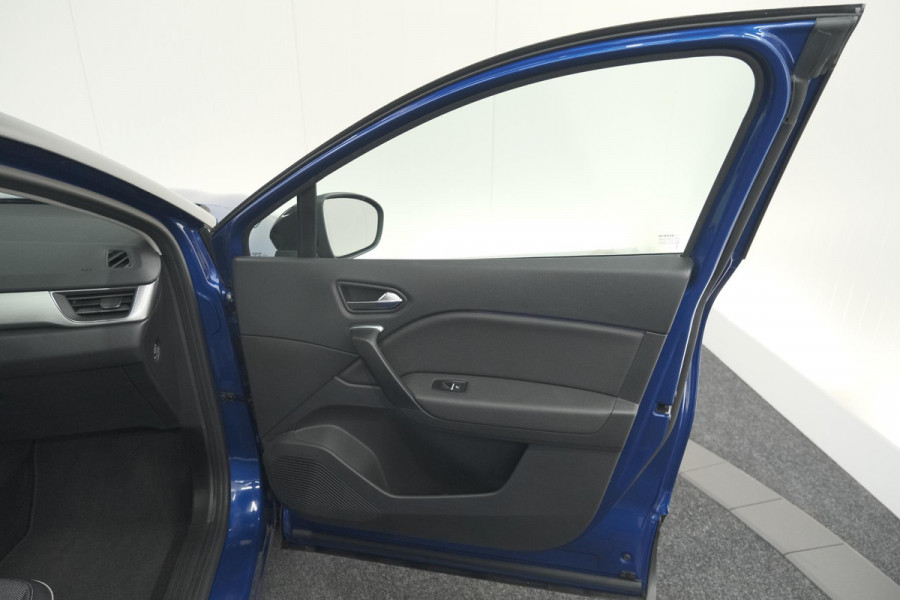 Renault Captur 1.6 E-Tech Plug-in Hybrid 160 Intens | Allseason Banden | Camera | 9.3 Inch Grootscherm | Apple Carplay Renault Captur 1.6 E-Tech Plug-in Hybrid 160 Intens | Allseason Banden | Camera | 9.3 Inch Grootscherm | Apple Carplay