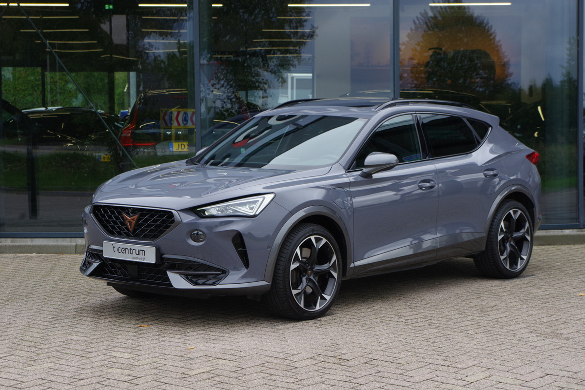 CUPRA Formentor 1.4 e-Hybrid VZ Performance 245 PK PHEV, Panoramadak, 360 Camera, Winterpakket CUPRA Formentor 1.4 e-Hybrid VZ Performance 245 PK PHEV, Panoramadak, 360 Camera, Winterpakket
