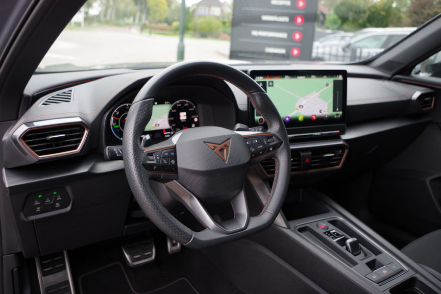 CUPRA Formentor 1.4 e-Hybrid VZ Performance 245 PK PHEV, Panoramadak, 360 Camera, Winterpakket CUPRA Formentor 1.4 e-Hybrid VZ Performance 245 PK PHEV, Panoramadak, 360 Camera, Winterpakket