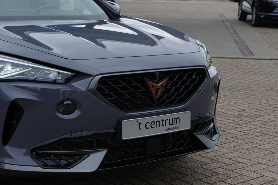 CUPRA Formentor 1.4 e-Hybrid VZ Performance 245 PK PHEV, Panoramadak, 360 Camera, Winterpakket CUPRA Formentor 1.4 e-Hybrid VZ Performance 245 PK PHEV, Panoramadak, 360 Camera, Winterpakket