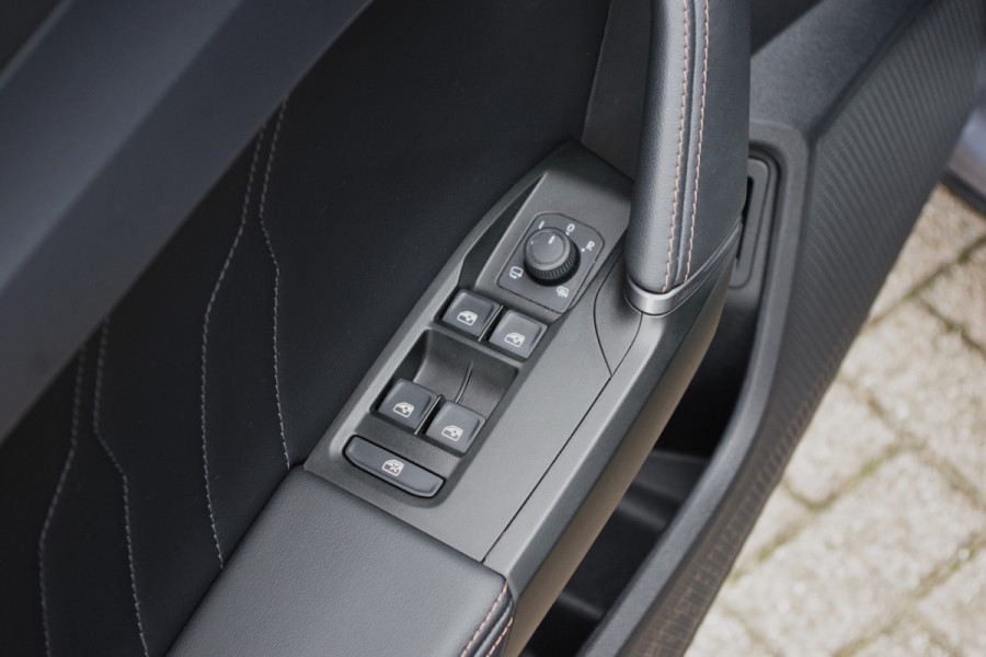 CUPRA Formentor 1.4 e-Hybrid VZ Performance 245 PK PHEV, Panoramadak, 360 Camera, Winterpakket CUPRA Formentor 1.4 e-Hybrid VZ Performance 245 PK PHEV, Panoramadak, 360 Camera, Winterpakket