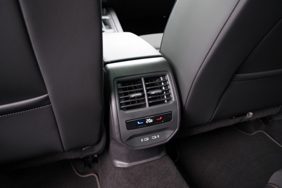 CUPRA Formentor 1.4 e-Hybrid VZ Performance 245 PK PHEV, Panoramadak, 360 Camera, Winterpakket CUPRA Formentor 1.4 e-Hybrid VZ Performance 245 PK PHEV, Panoramadak, 360 Camera, Winterpakket