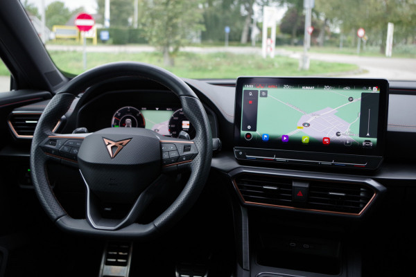 CUPRA Formentor 1.4 e-Hybrid VZ Performance 245 PK PHEV, Panoramadak, 360 Camera, Winterpakket CUPRA Formentor 1.4 e-Hybrid VZ Performance 245 PK PHEV, Panoramadak, 360 Camera, Winterpakket