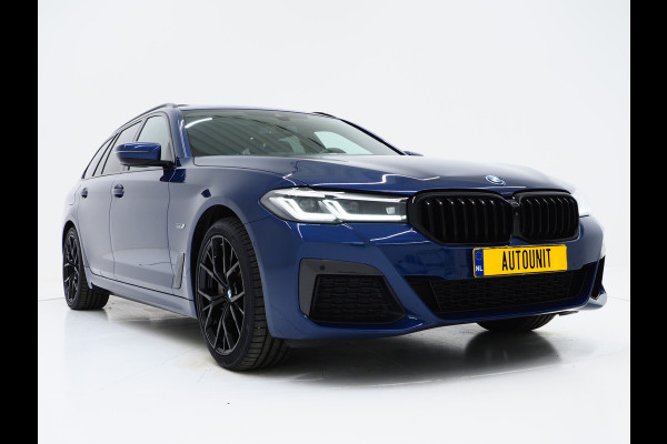 BMW 5 Serie Touring 520e M Sport Shadow | Panoramadak | Harman/Kardon | 360 | Keyless | Head Up | Trekhaak