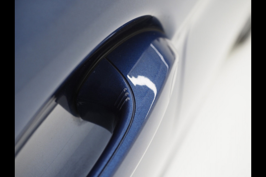 BMW 5 Serie Touring 520e M Sport Shadow | Panoramadak | Harman/Kardon | 360 | Keyless | Head Up | Trekhaak