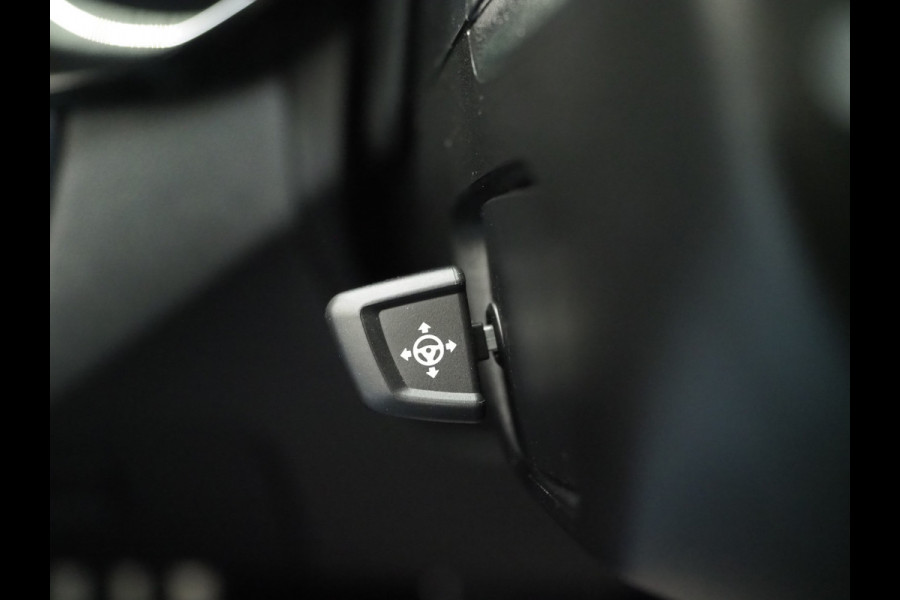 BMW 5 Serie Touring 520e M Sport Shadow | Panoramadak | Harman/Kardon | 360 | Keyless | Head Up | Trekhaak