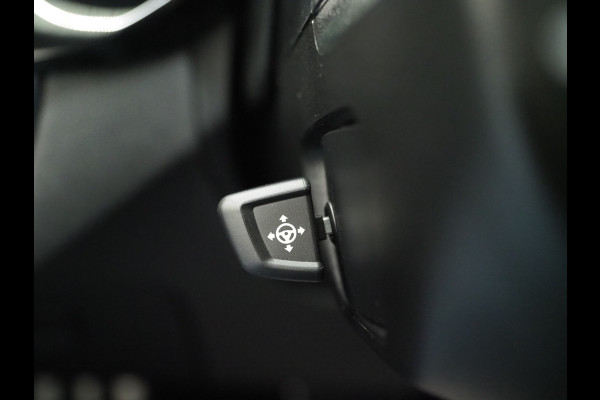 BMW 5 Serie Touring 520e M Sport Shadow | Panoramadak | Harman/Kardon | 360 | Keyless | Head Up | Trekhaak