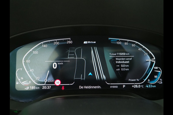 BMW 5 Serie Touring 520e M Sport Shadow | Panoramadak | Harman/Kardon | 360 | Keyless | Head Up | Trekhaak