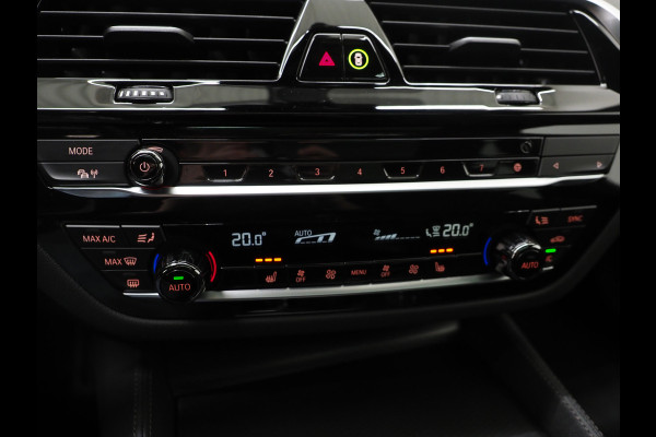 BMW 5 Serie Touring 520e M Sport Shadow | Panoramadak | Harman/Kardon | 360 | Keyless | Head Up | Trekhaak