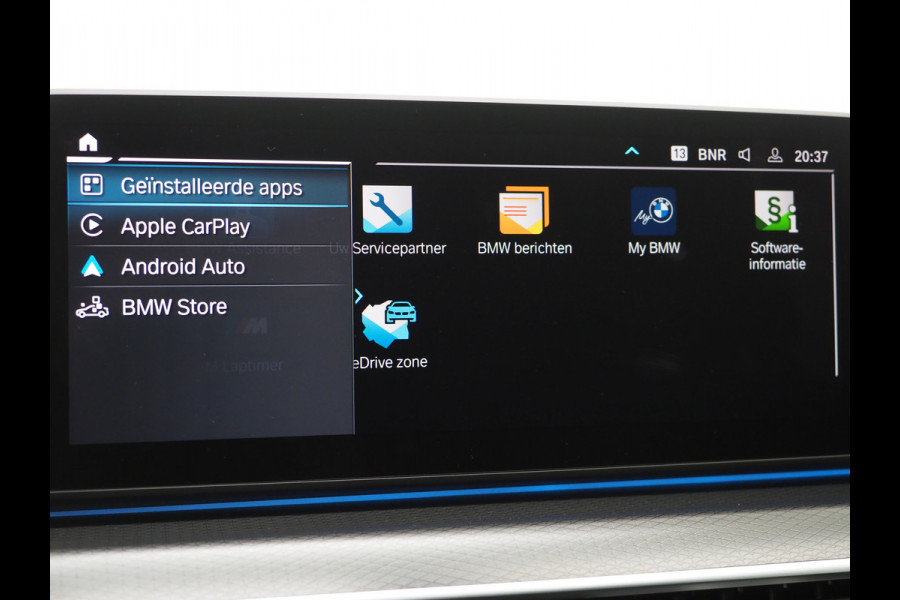 BMW 5 Serie Touring 520e M Sport Shadow | Panoramadak | Harman/Kardon | 360 | Keyless | Head Up | Trekhaak