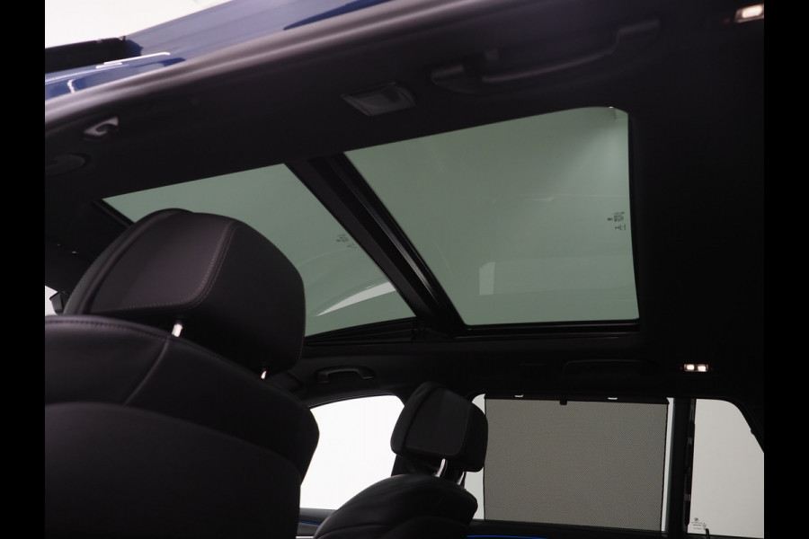 BMW 5 Serie Touring 520e M Sport Shadow | Panoramadak | Harman/Kardon | 360 | Keyless | Head Up | Trekhaak