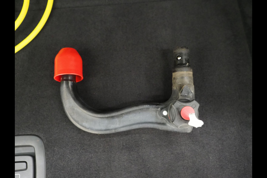 BMW 5 Serie Touring 520e M Sport Shadow | Panoramadak | Harman/Kardon | 360 | Keyless | Head Up | Trekhaak