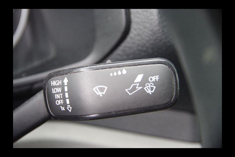 Volkswagen Crafter 35 2.0 TDI L3H2 (L2H1) 140PK AUT. CAMERA, NAVI, TREKHAAK, CRUISE, AIRCO, PARKEERSENSOREN, NL AUTO, NAP Volkswagen Crafter 35 2.0 TDI L3H2 (L2H1) 140PK AUT. CAMERA, NAVI, TREKHAAK, CRUISE, AIRCO, PARKEERSENSOREN, NL AUTO, NAP
