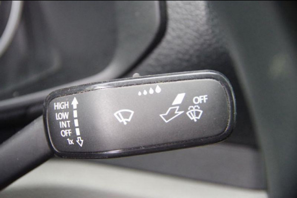Volkswagen Crafter 35 2.0 TDI L3H2 (L2H1) 140PK AUT. CAMERA, NAVI, TREKHAAK, CRUISE, AIRCO, PARKEERSENSOREN, NL AUTO, NAP Volkswagen Crafter 35 2.0 TDI L3H2 (L2H1) 140PK AUT. CAMERA, NAVI, TREKHAAK, CRUISE, AIRCO, PARKEERSENSOREN, NL AUTO, NAP