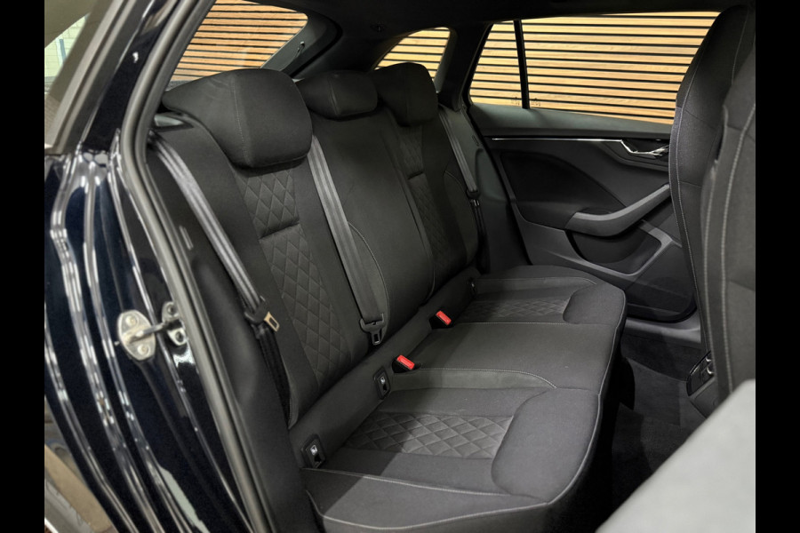 Škoda SCALA 1.0 TSI Style DSG | Sportstoelen | 18' inch | Crystal Lighting | Navigatie | Virtual Cockpit