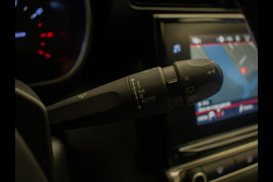 Citroën C3 Aircross 1.2 PureTech S&S Shine (APPLE CARPLAY,NAVI,LED,CRUISE,CLIMATE,SPORTSTOELE,LANE ASSIST,GETINT,NETTESTAAT) Citroën C3 Aircross 1.2 PureTech S&S Shine (APPLE CARPLAY,NAVI,LED,CRUISE,CLIMATE,SPORTSTOELE,LANE ASSIST,GETINT,NETTESTAAT)