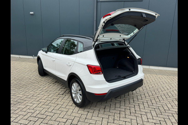 Seat Arona 1.0 TSI Style * Navigatie * Parkeersensoren * Cruise Control * Lichtmetalen Velgen