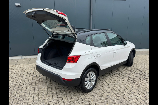Seat Arona 1.0 TSI Style * Navigatie * Parkeersensoren * Cruise Control * Lichtmetalen Velgen