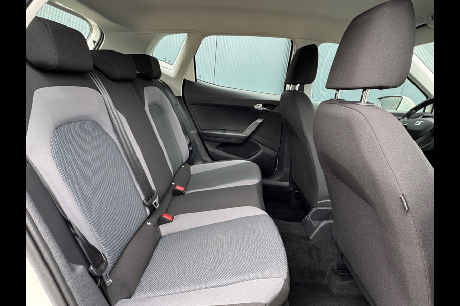 Seat Arona 1.0 TSI Style * Navigatie * Parkeersensoren * Cruise Control * Lichtmetalen Velgen