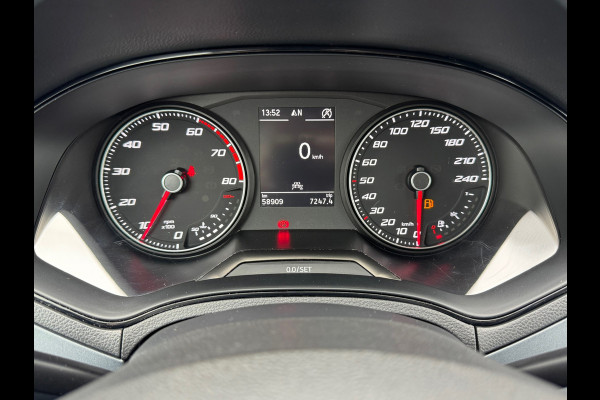 Seat Arona 1.0 TSI Style * Navigatie * Parkeersensoren * Cruise Control * Lichtmetalen Velgen