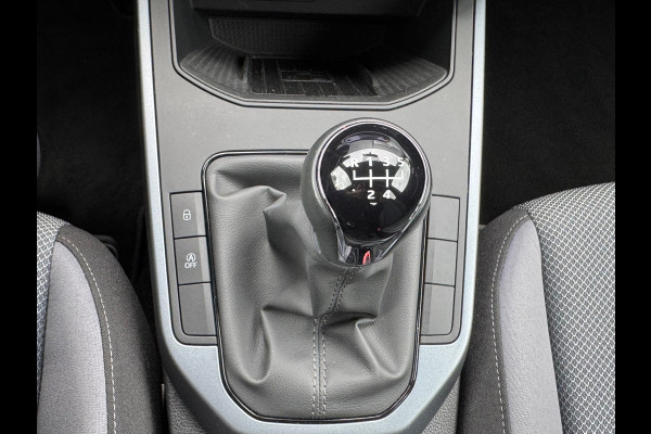 Seat Arona 1.0 TSI Style * Navigatie * Parkeersensoren * Cruise Control * Lichtmetalen Velgen