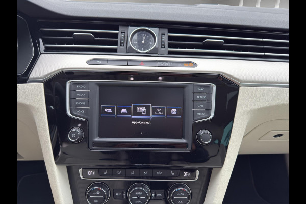 Volkswagen Passat Variant 1.4 TSI GTE Highline | Leder Stoel en verwarmd   | Head-up | Trekhaak Wegklap | Pano |