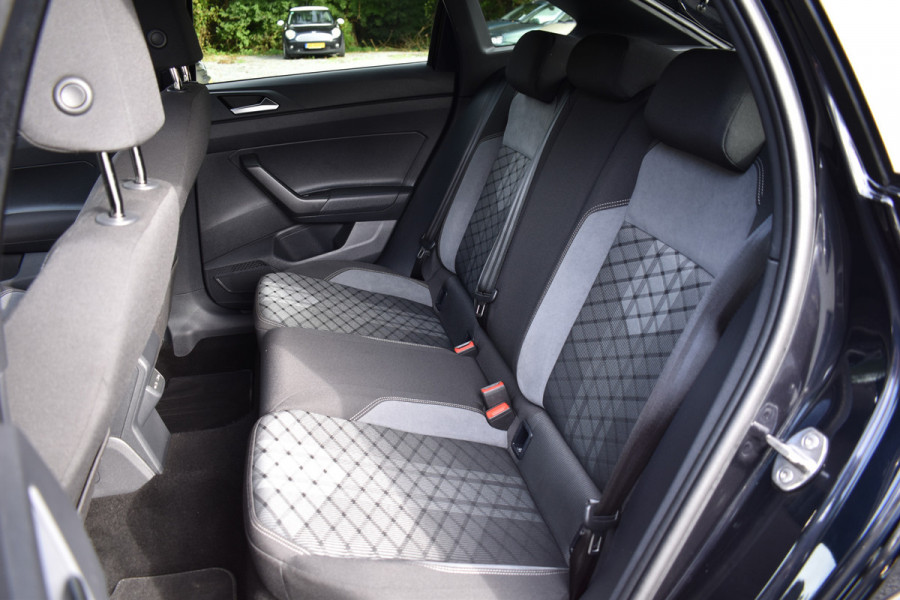 Volkswagen Taigo TSI 110PK R-LINE SPORT IQ-LIGHT/CARPLAY/PANORAMADAK Volkswagen Taigo TSI 110PK R-LINE SPORT IQ-LIGHT/CARPLAY/PANORAMADAK
