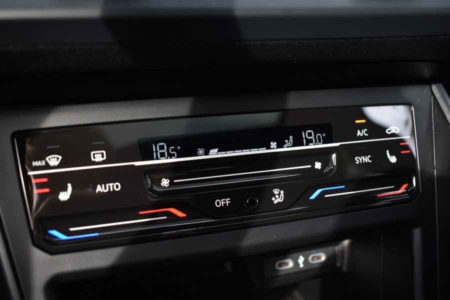 Volkswagen Taigo TSI 110PK R-LINE SPORT IQ-LIGHT/CARPLAY/PANORAMADAK Volkswagen Taigo TSI 110PK R-LINE SPORT IQ-LIGHT/CARPLAY/PANORAMADAK