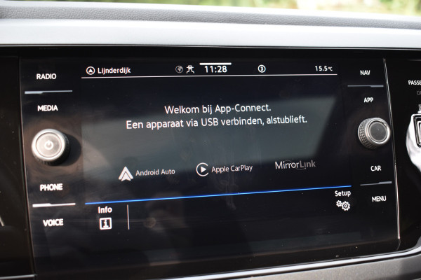 Volkswagen Taigo TSI 110PK R-LINE SPORT IQ-LIGHT/CARPLAY/PANORAMADAK Volkswagen Taigo TSI 110PK R-LINE SPORT IQ-LIGHT/CARPLAY/PANORAMADAK